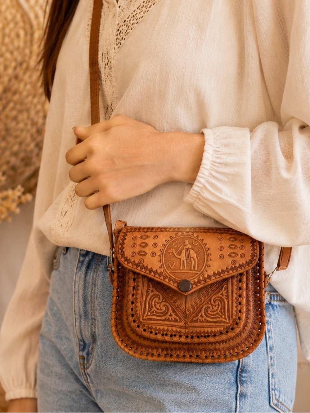 Vintage Hand Tooled Crossbody Boho Western Saddle Bag Camel Design Adjustable